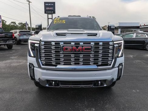 Used 2025 GMC Sierra 3500 Denali w/ Denali Reserve Package AWD/4WD image 2