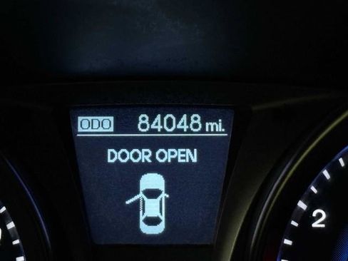 Used 2015 Hyundai Genesis 3.8 RWD image 40