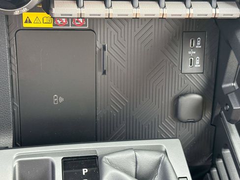 Used 2025 Toyota 4Runner Limited image 21