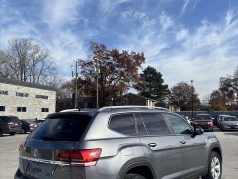 Used 2018 Volkswagen Atlas SE image 3