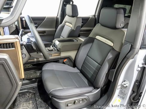 New 2025 GMC Hummer EV 2X image 8