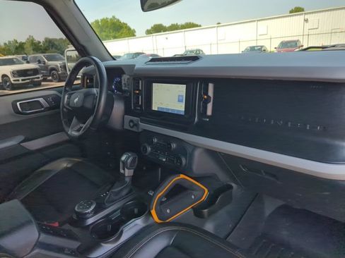 Used 2022 Ford Bronco Badlands w/ Sasquatch Package AWD/4WD image 22