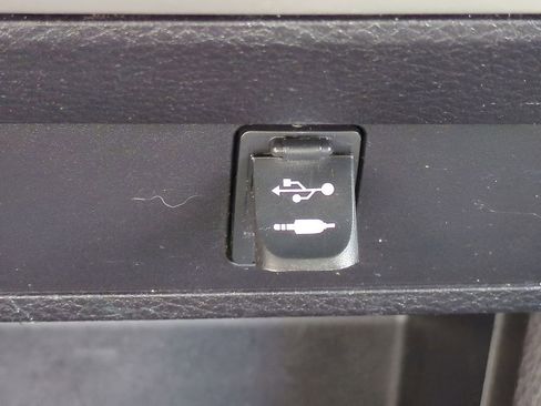 Certified 2016 Toyota Tacoma SR5 w/ Towing Package image 22