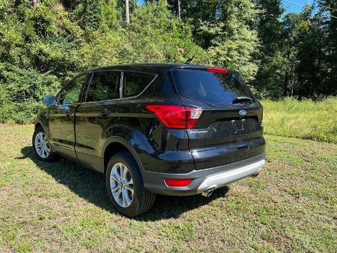 Used 2019 Ford Escape SE image 5