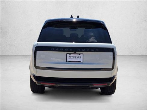 Used 2025 Land Rover Range Rover SE AWD/4WD image 7