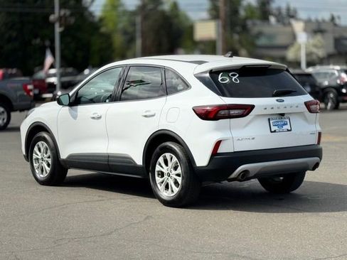 Used 2025 Ford Escape Active AWD/4WD image 8