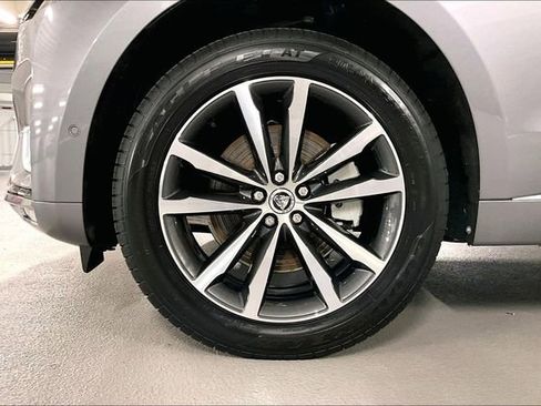 Certified 2025 Jaguar F-PACE R-Dynamic S image 8