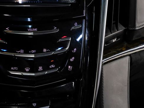 Used 2016 Cadillac Escalade Platinum image 33