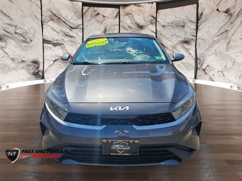 Used 2023 Kia Forte LXS FWD image 3