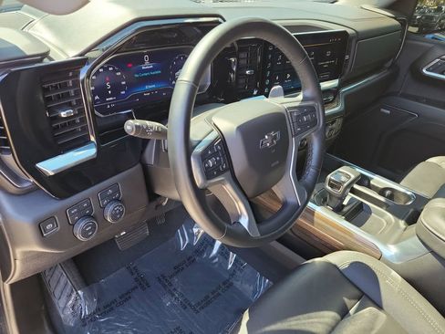 Used 2025 Chevrolet Silverado 1500 RST w/ Z71 Off-Road Package image 16