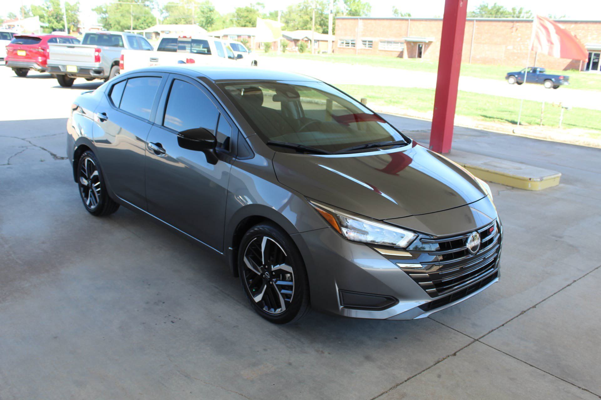 Used 2025 Nissan Versa SR w/ Trunk Package FWD image 37