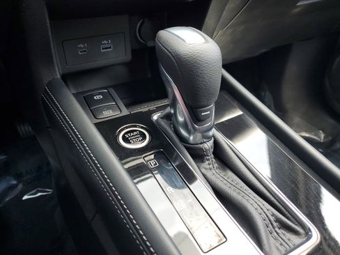 Certified 2023 Nissan Kicks SR image 23