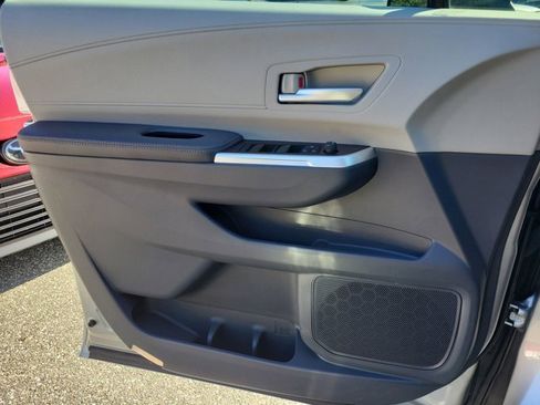 Used 2023 Toyota Sienna XLE image 30