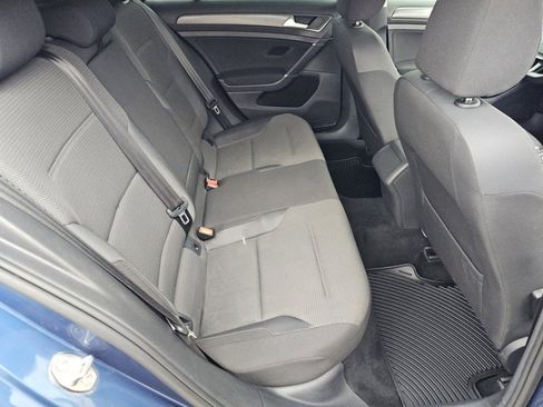 Used 2019 Volkswagen Golf S image 5