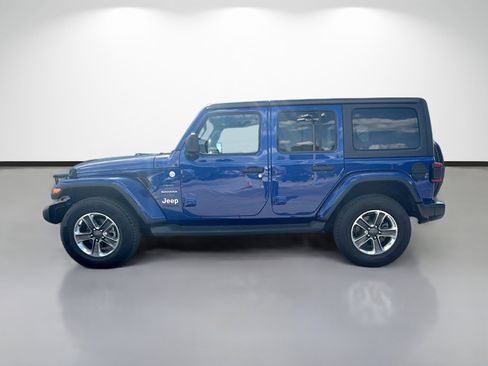 Used 2018 Jeep Wrangler Unlimited Sahara AWD/4WD image 6