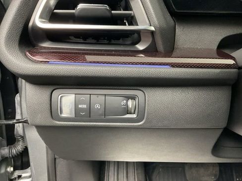 Used 2024 Chevrolet Traverse RS image 13