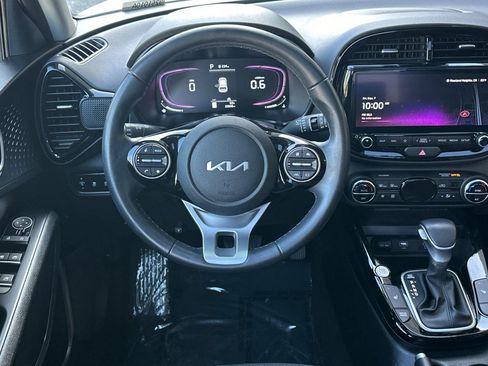 Used 2023 Kia Soul EX image 14