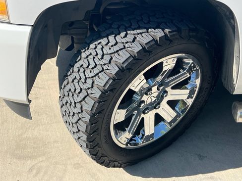 Used 2009 Chevrolet Silverado 1500 LT w/ Texas Edition RWD image 10