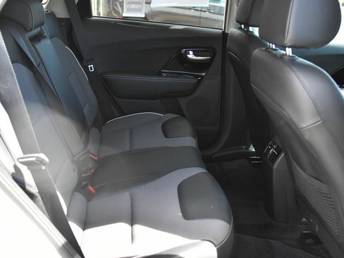 Used 2022 Kia Niro EX FWD image 42