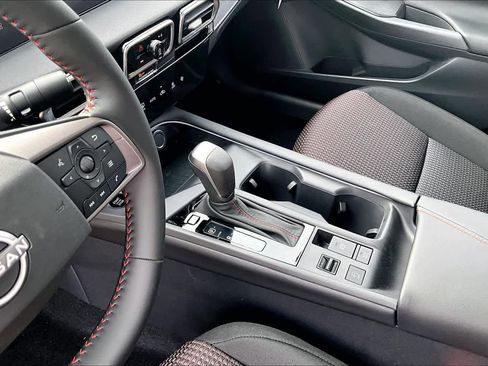 New 2026 Nissan Sentra SR w/ Floor Mat Package image 11