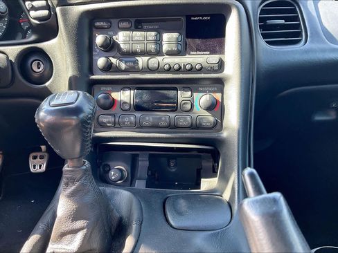 Used 1999 Chevrolet Corvette w/ Memory Pkg image 31