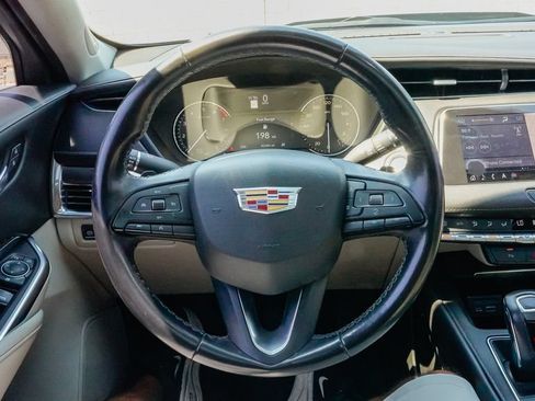 Used 2019 Cadillac XT4 Luxury FWD image 18
