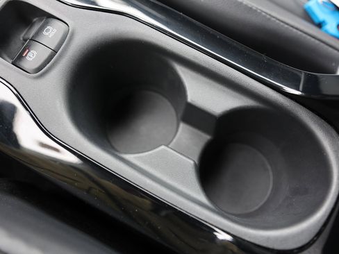 Used 2022 Toyota Corolla Cross XLE w/ Convenience Package image 32