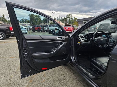 Used 2014 Kia Cadenza Premium w/ Luxury Package FWD image 19