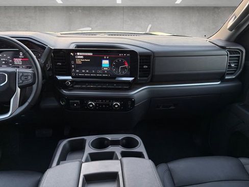 Certified 2025 GMC Sierra 1500 SLT image 3