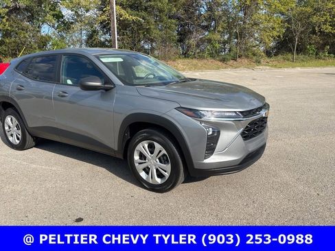 Used 2024 Chevrolet Trax LS image 1