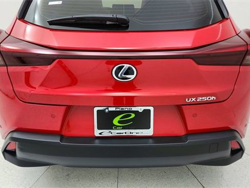 Used 2023 Lexus UX 250h FWD w/ Premium Package image 11