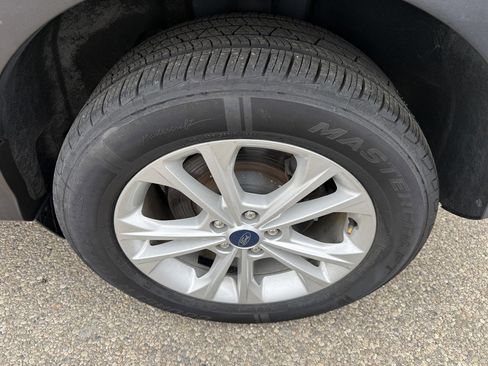 Used 2019 Ford Escape SE image 9