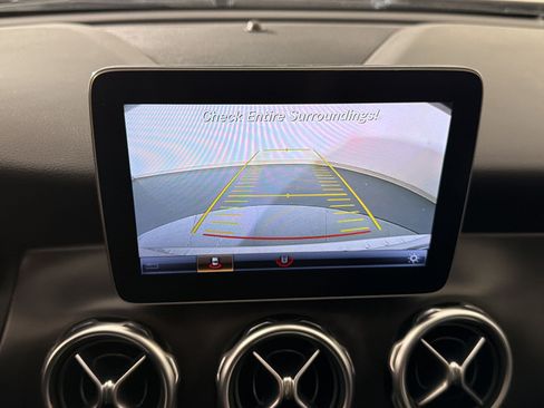 Used 2019 Mercedes-Benz GLA 250 image 24