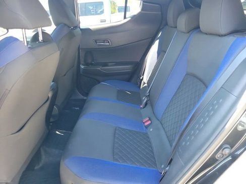 Used 2022 Toyota C-HR XLE FWD image 7