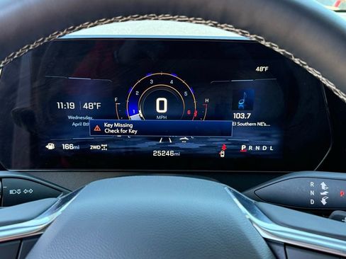 Used 2025 Chevrolet Traverse LT image 19