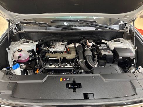 Used 2025 Hyundai Santa Fe SEL FWD image 35