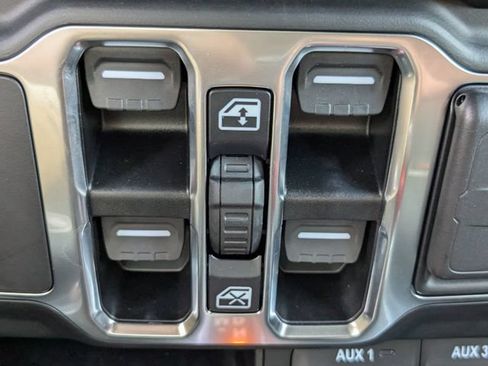 New 2023 Jeep Wrangler Unlimited w/ Sun & Screen Package AWD/4WD image 20
