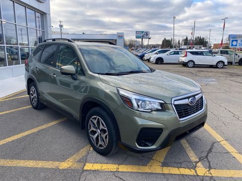 Used 2020 Subaru Forester Premium image 7