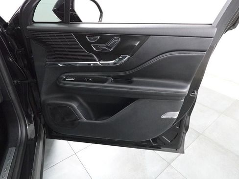 Used 2022 Lincoln Corsair AWD w/ Premium Package image 30