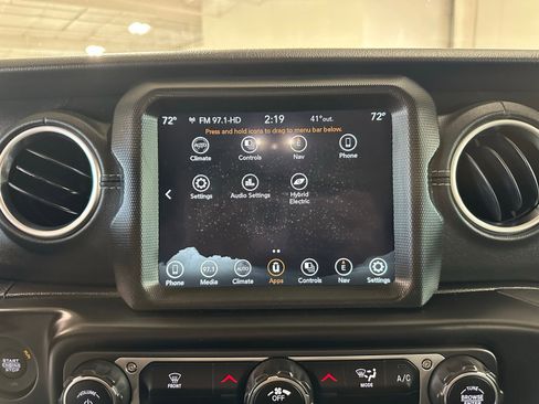 Used 2022 Jeep Wrangler Unlimited Sahara image 28