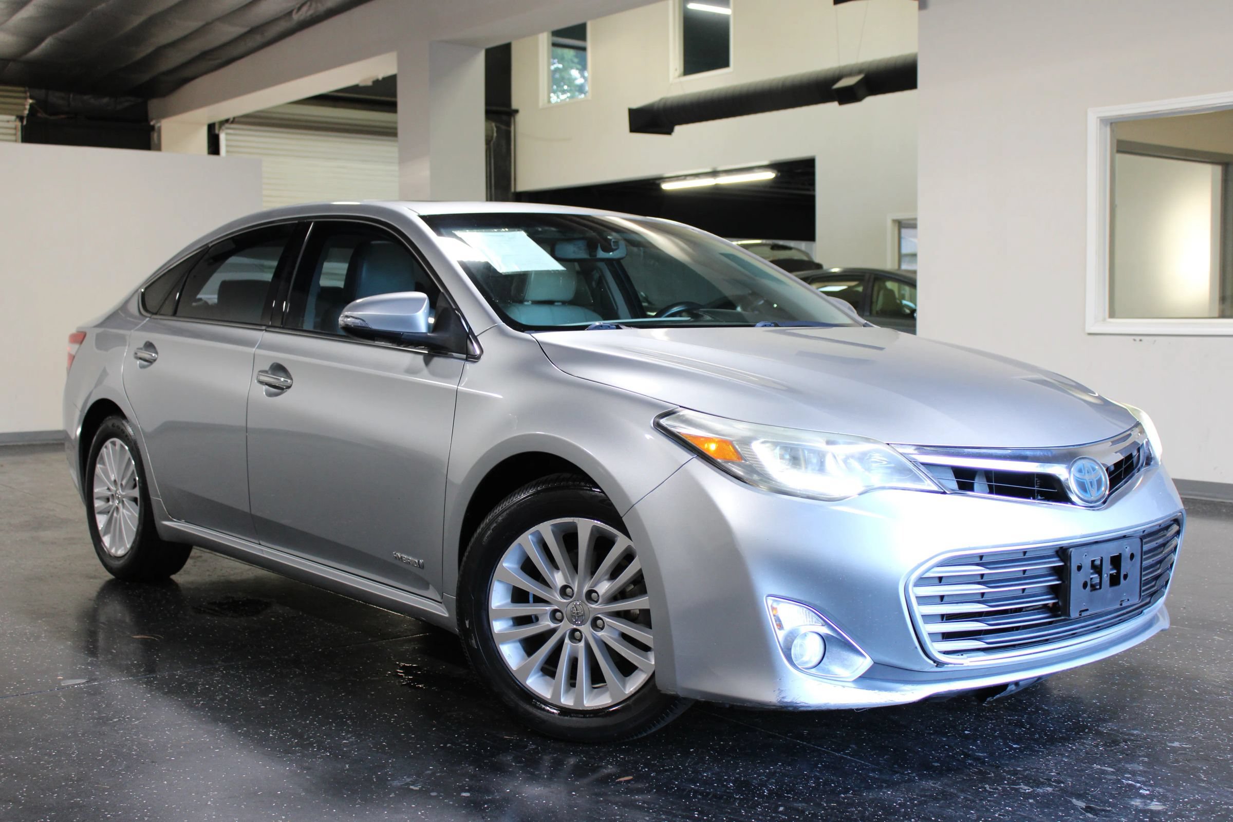 Used 2015 Toyota Avalon Limited w/ Technology Package FWD image 43