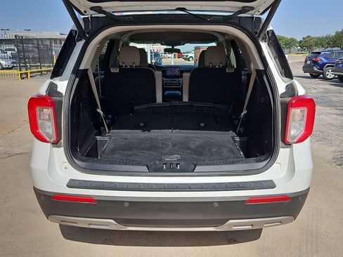 Used 2021 Ford Explorer XLT w/ Equipment Group 202A RWD image 15