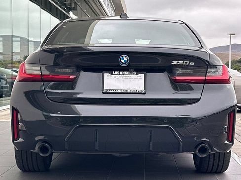 Used 2023 BMW 330e w/ M Sport Package RWD image 4