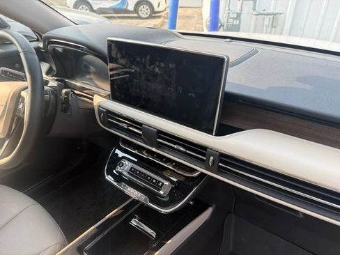 Used 2025 Lincoln Corsair Grand Touring w/ Equipment Group 302A AWD/4WD image 15