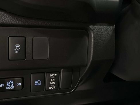 Used 2020 Toyota Tacoma SR5 AWD/4WD image 31