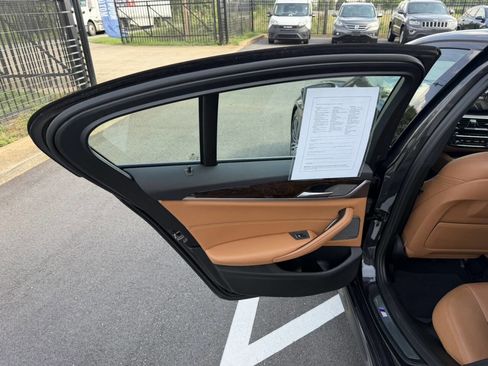 Used 2018 BMW 540i w/ M Sport Package RWD image 21