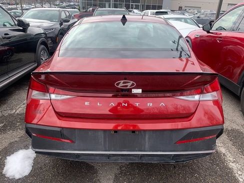 Used 2025 Hyundai Elantra Sport image 3
