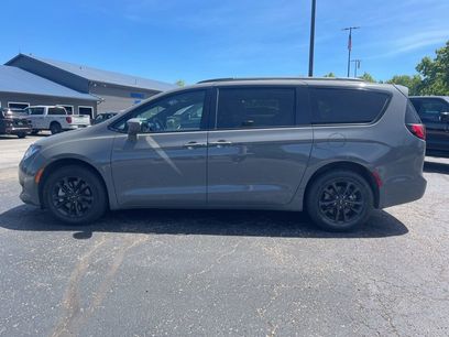 Used 2020 Chrysler Pacifica Touring-L w/ Premium Audio Group