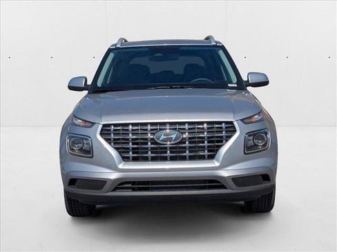 New 2025 Hyundai Venue SEL image 6