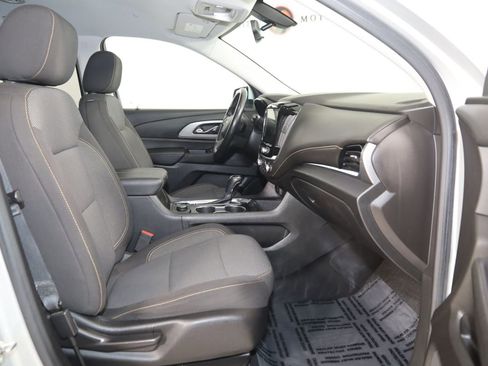 Used 2018 Chevrolet Traverse LT FWD image 12